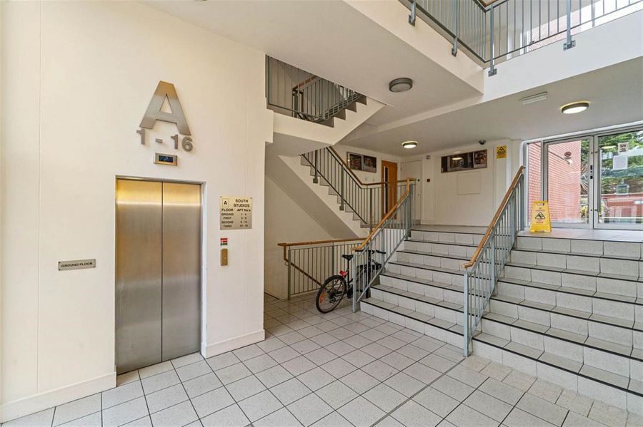 Apt 19 South Studios