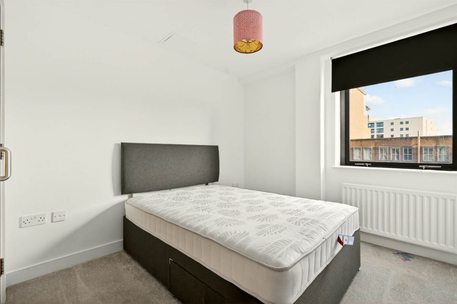 Apt 99 Victoria Place