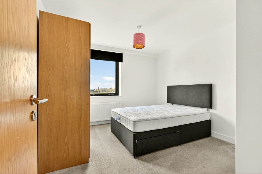 Apt 99 Victoria Place