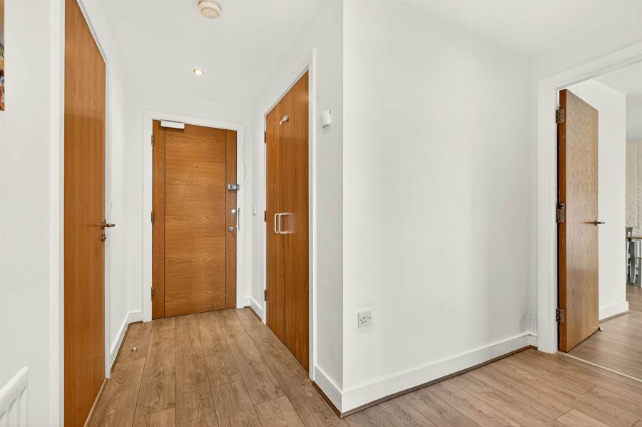 Apt 99 Victoria Place