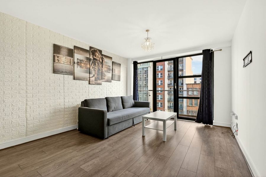 Apt 99 Victoria Place