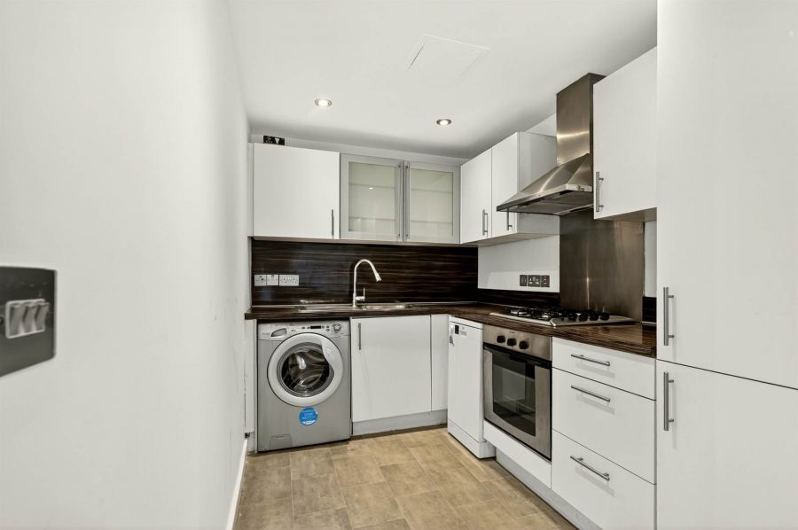 Apt 99 Victoria Place