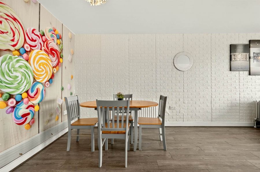 Apt 99 Victoria Place