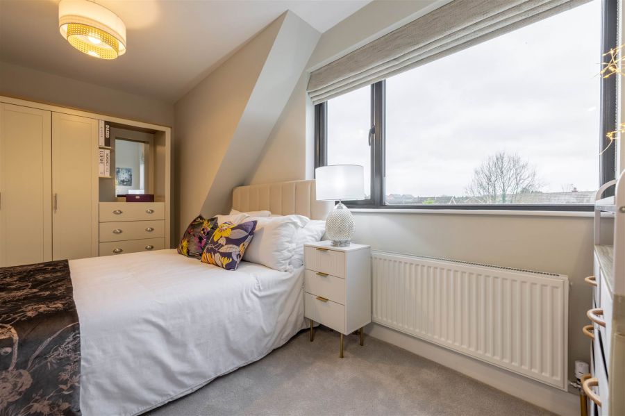 23 Queensfort Park South