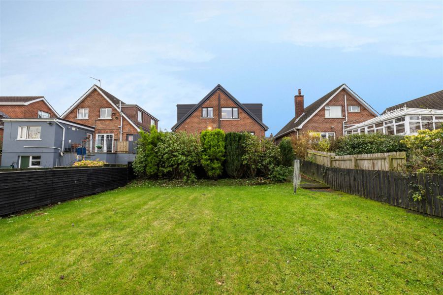 23 Queensfort Park South