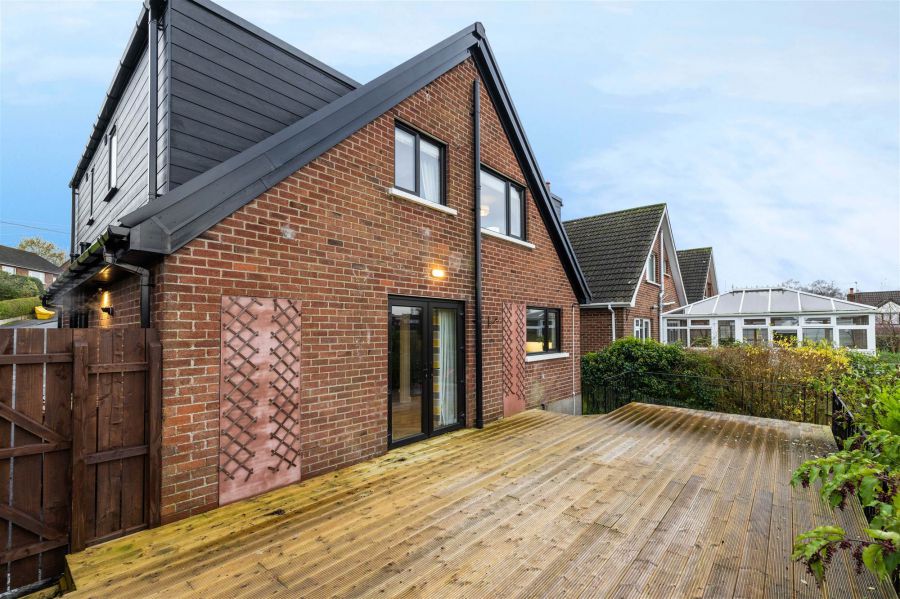 23 Queensfort Park South