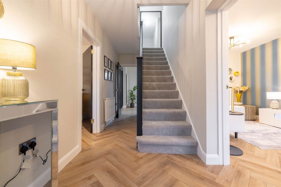 23 Queensfort Park South