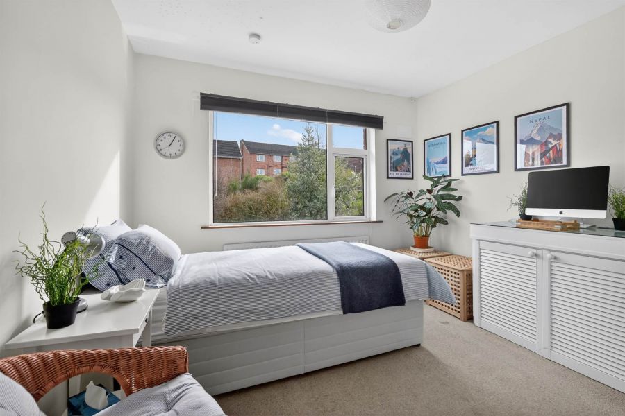 23 Hillside Crescent