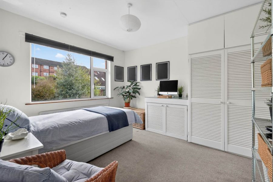 23 Hillside Crescent