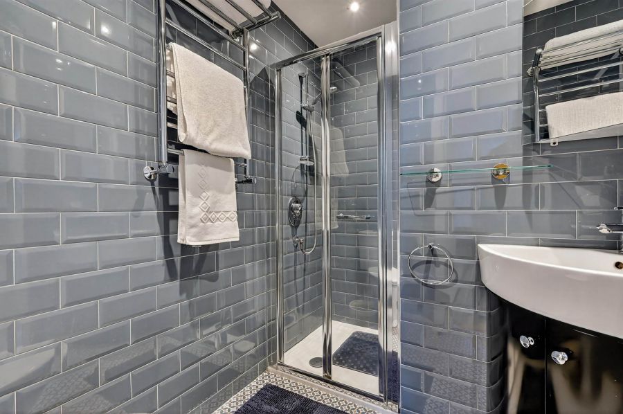 A7 18A Adelaide Park