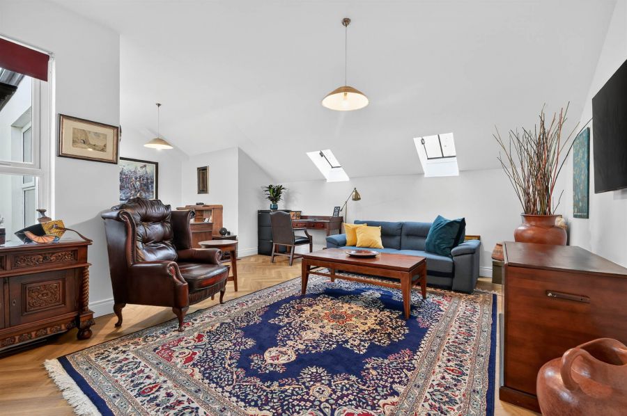 A7 18A Adelaide Park