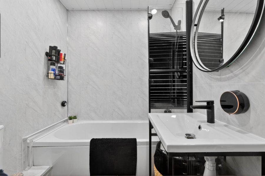 Apt 32 University Court