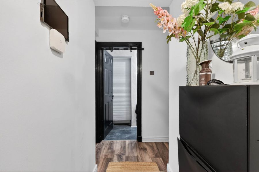 Apt 32 University Court