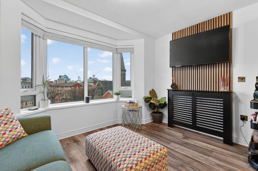 Apt 32 University Court