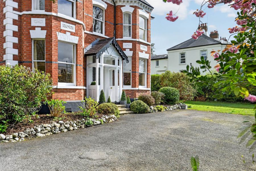 Thornlea, 14 Malone Park