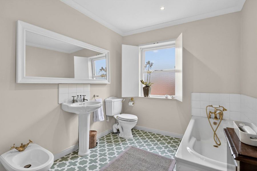 Thornlea, 14 Malone Park