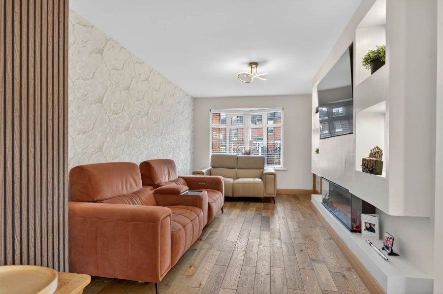 8 Barrington Gardens