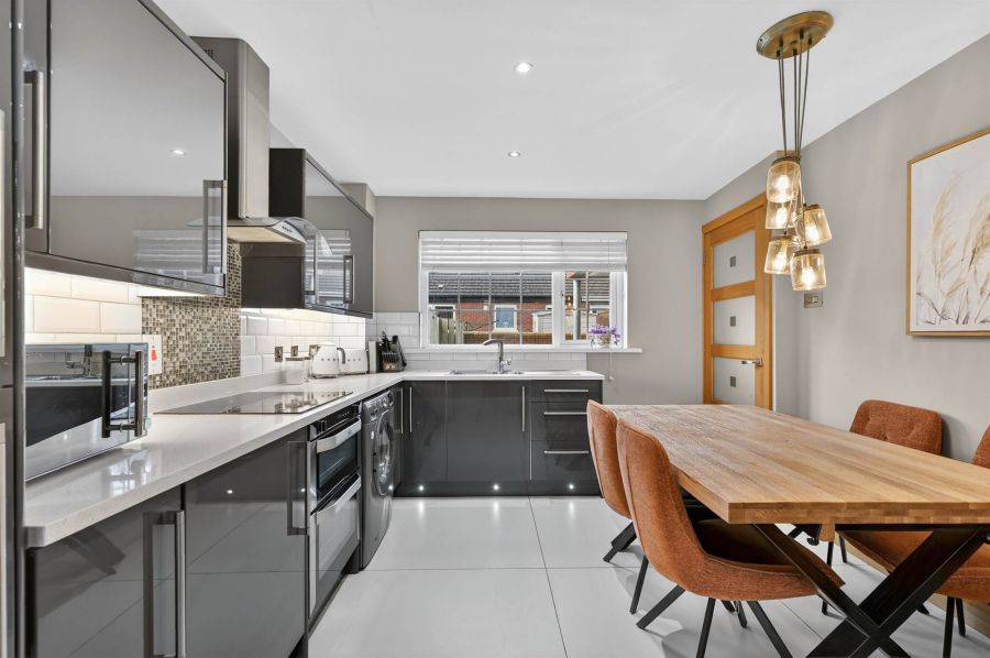 8 Barrington Gardens