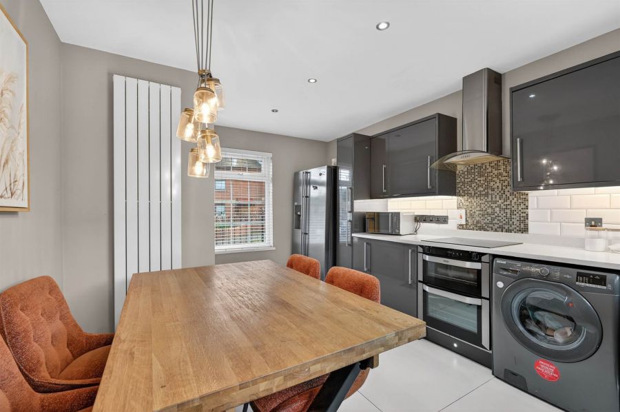 8 Barrington Gardens