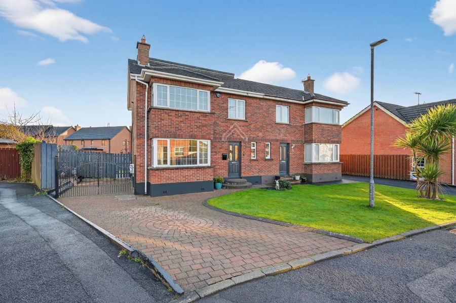 33 Ballylenaghan Heights