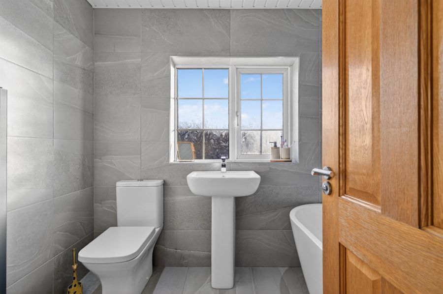 33 Ballylenaghan Heights