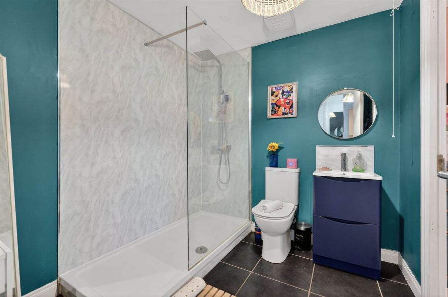 Apt 28 9 Brown Square