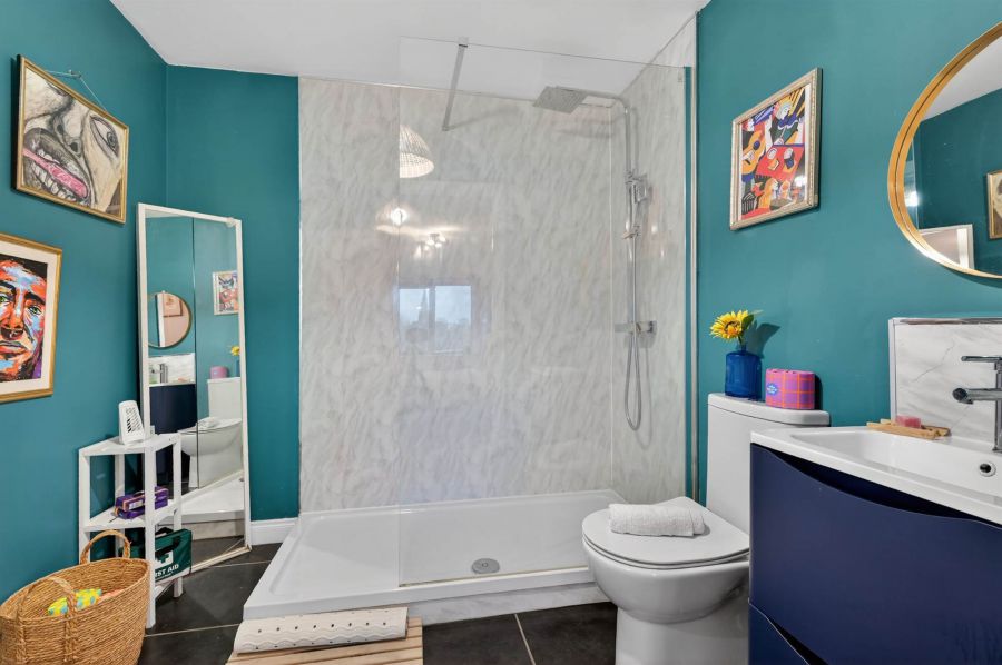 Apt 28 9 Brown Square