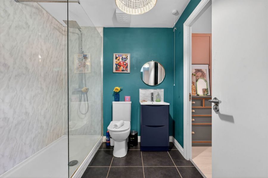 Apt 28 9 Brown Square