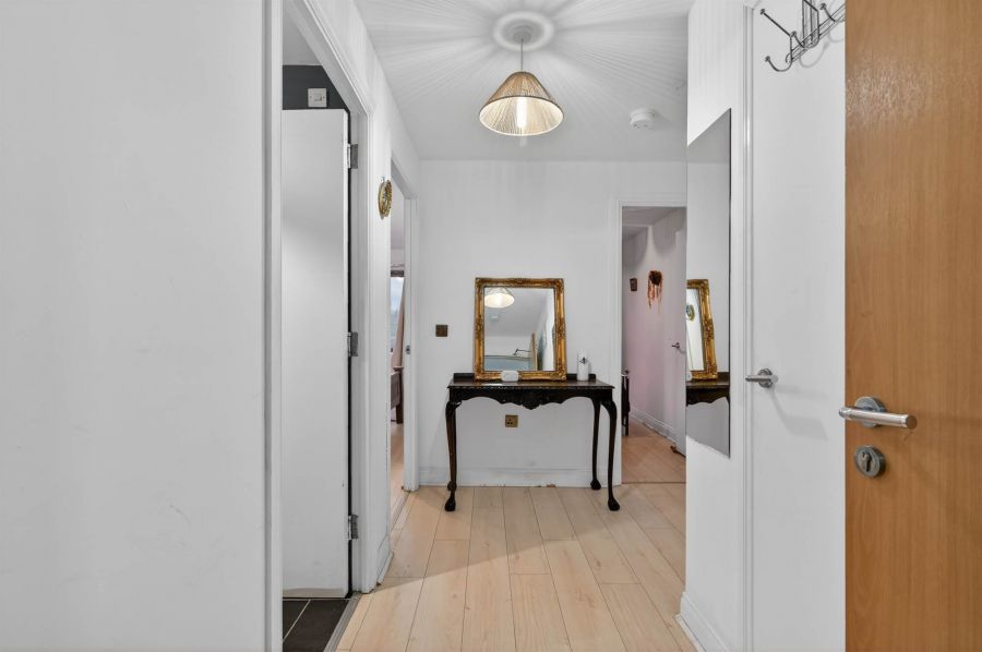 Apt 28 9 Brown Square