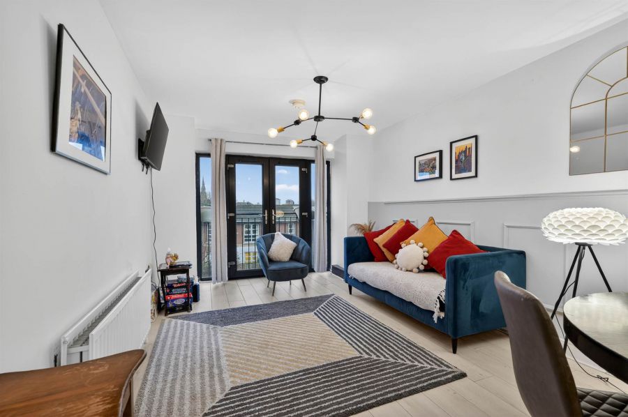 Apt 28 9 Brown Square