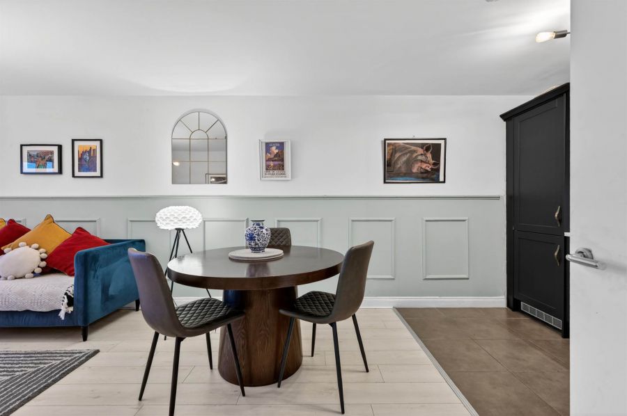 Apt 28 9 Brown Square