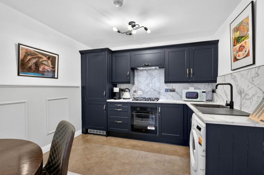 Apt 28 9 Brown Square