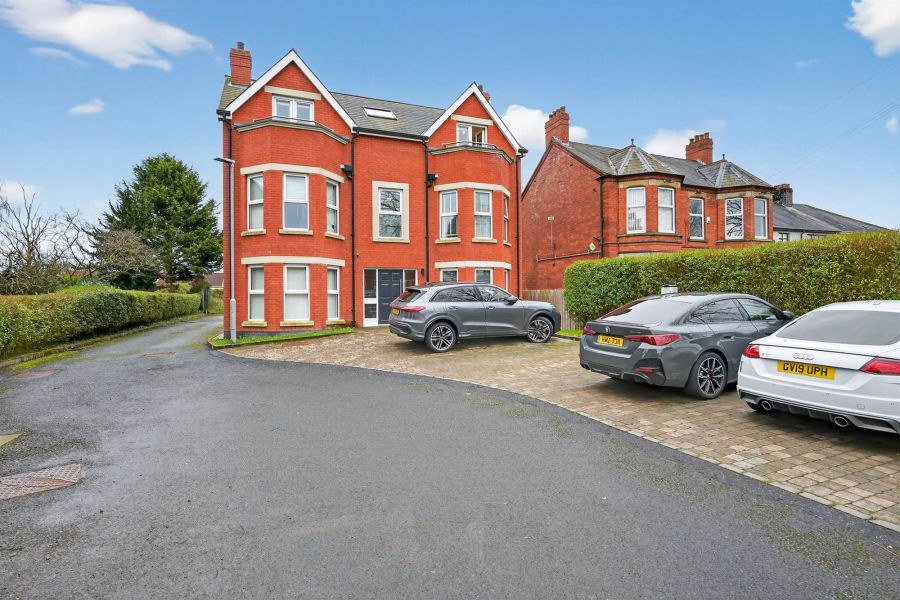 6 Locksley Mews, 114 Upper Lisburn Road, Belfast, BT10 0BD