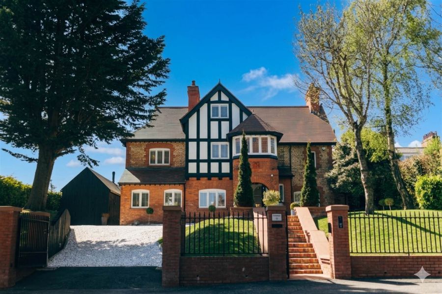 . Firneside, 19 Deramore Park, Malone Road, Belfast, BT9 5JW