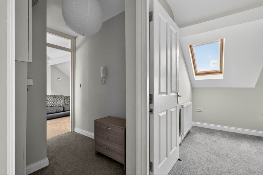 Flat C, 2 Surrey Street