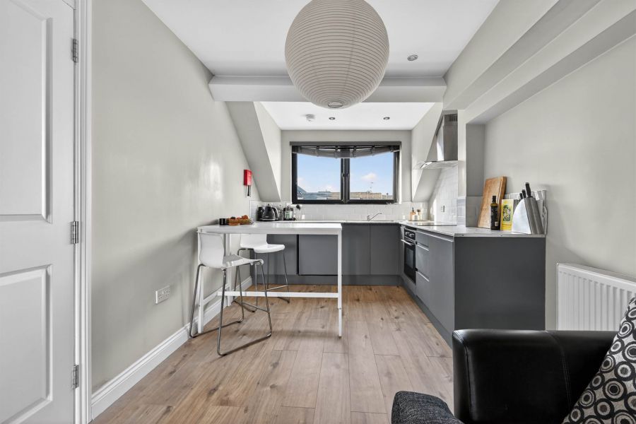 Flat C, 2 Surrey Street