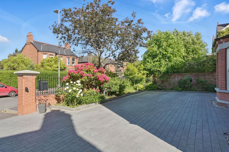 39 Cranmore Gardens