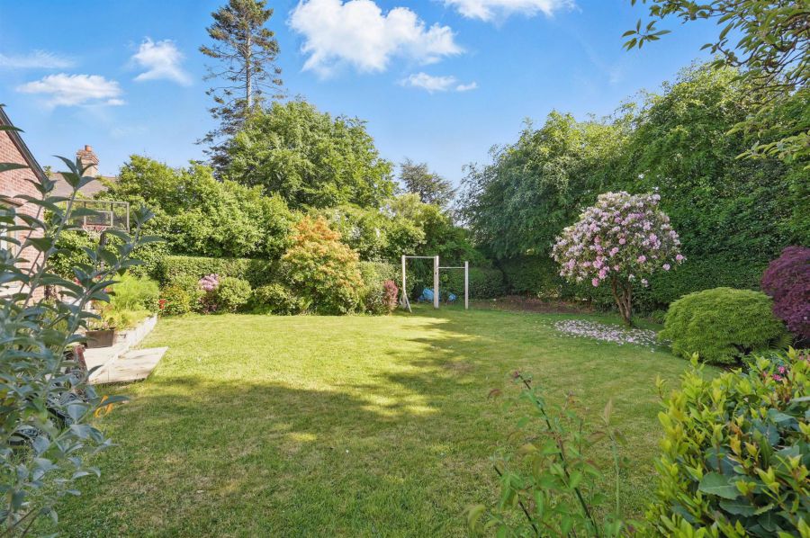 39 Cranmore Gardens