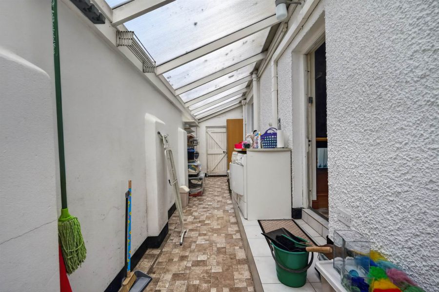 17 Strangford Avenue