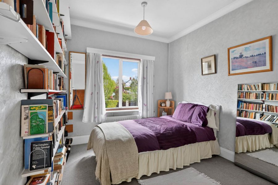 17 Strangford Avenue