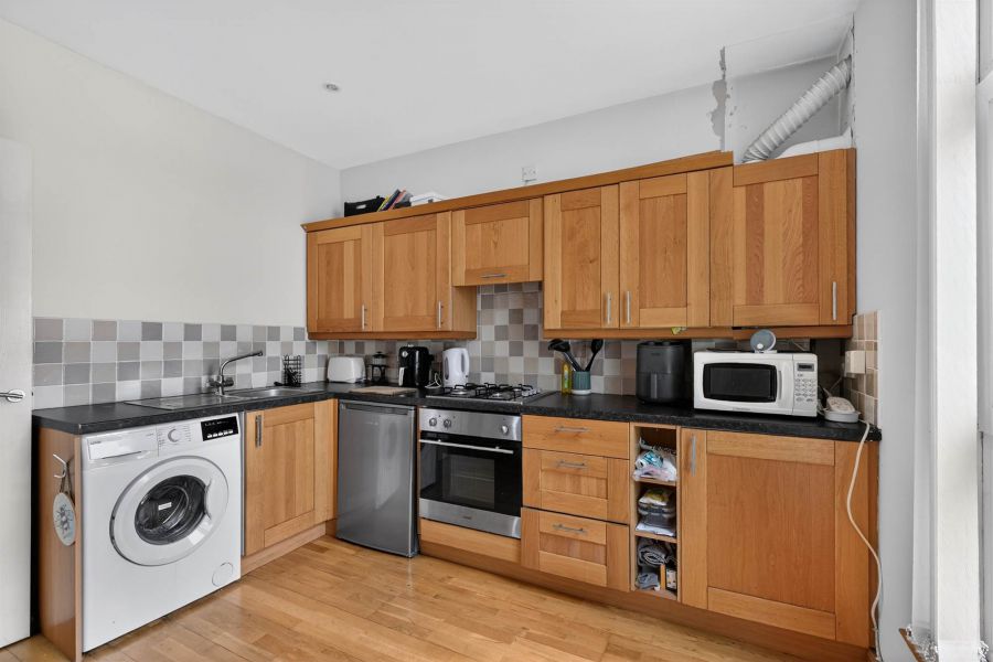 Apt 3 25-27 Dunluce Avenue