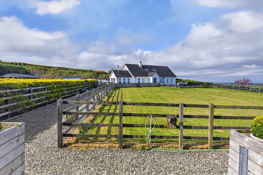 28 Moycraig Road