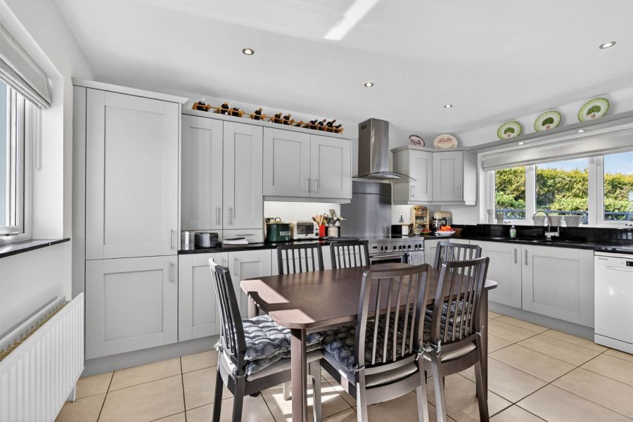 28 Moycraig Road