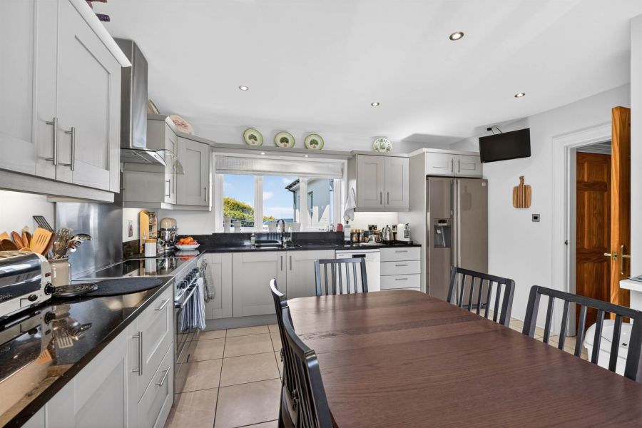 28 Moycraig Road