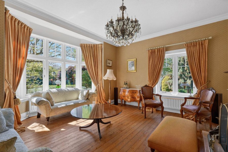 12 Osborne Gardens