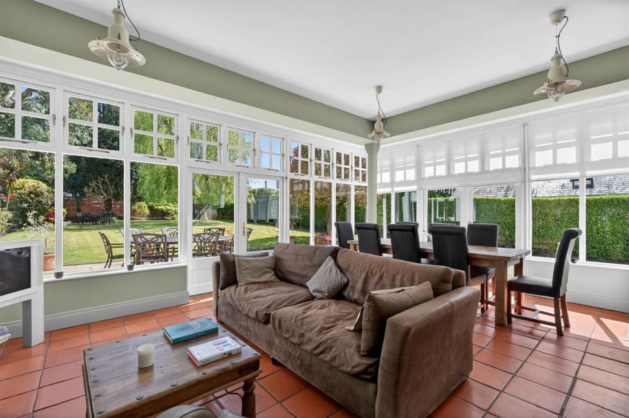 12 Osborne Gardens