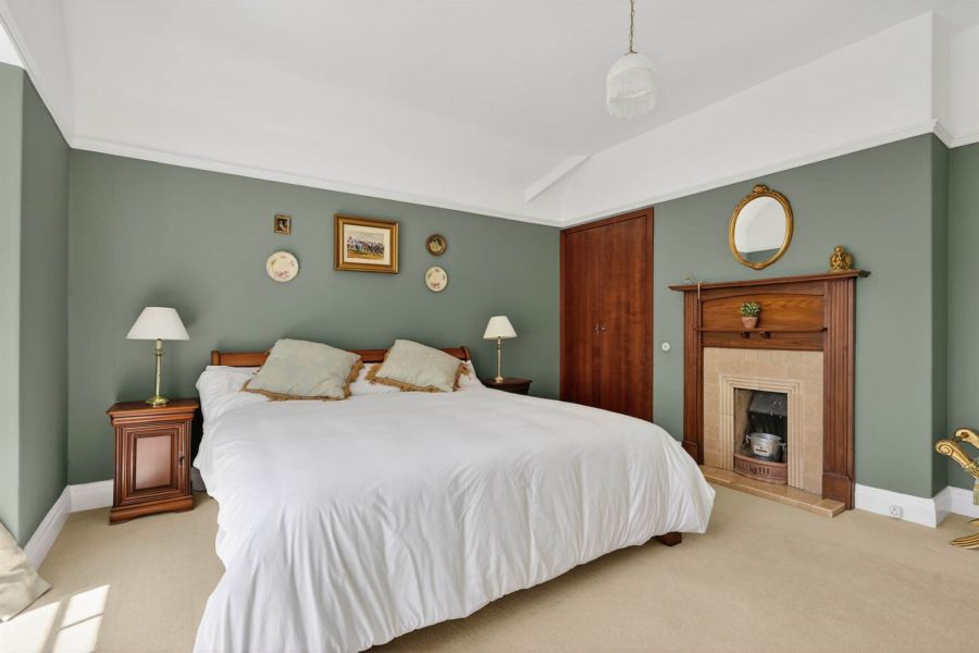 12 Osborne Gardens