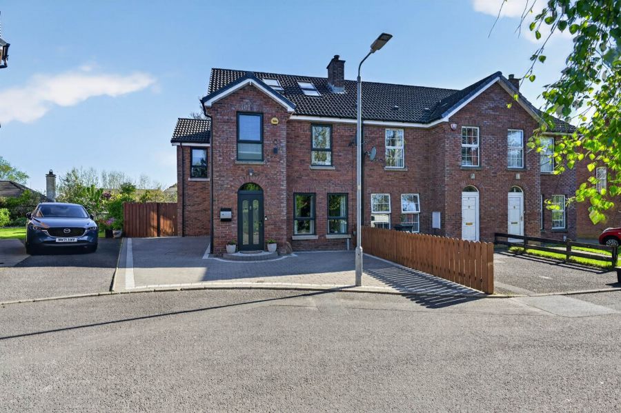 4 Malone Chase, Malone, Belfast, BT9 6XF