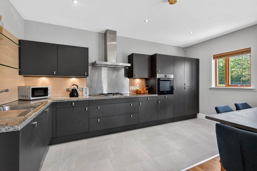 Apt B1 Malone Square