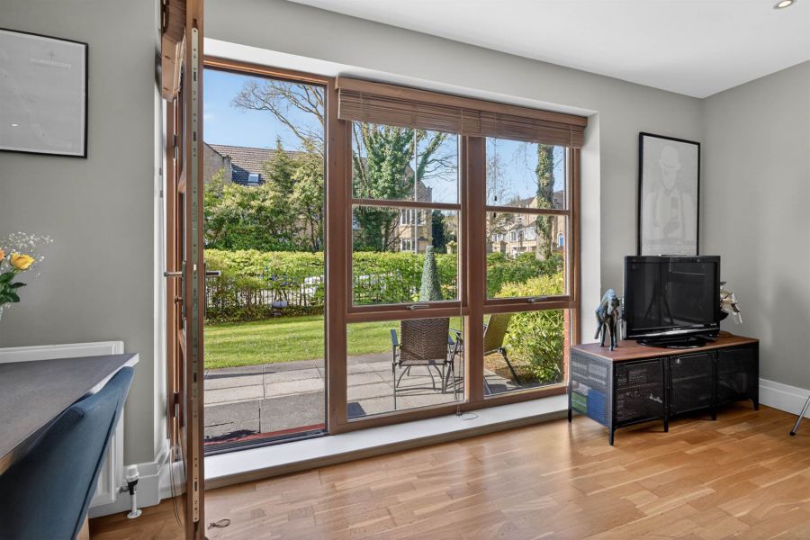 Apt B1 Malone Square